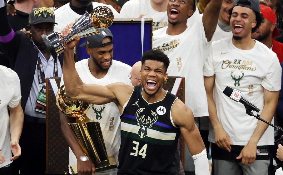 字母哥关键节点势不可挡，中国队带队取胜！